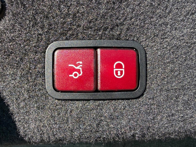 Used 2020 Mercedes-Benz S 560 Sedan image 23