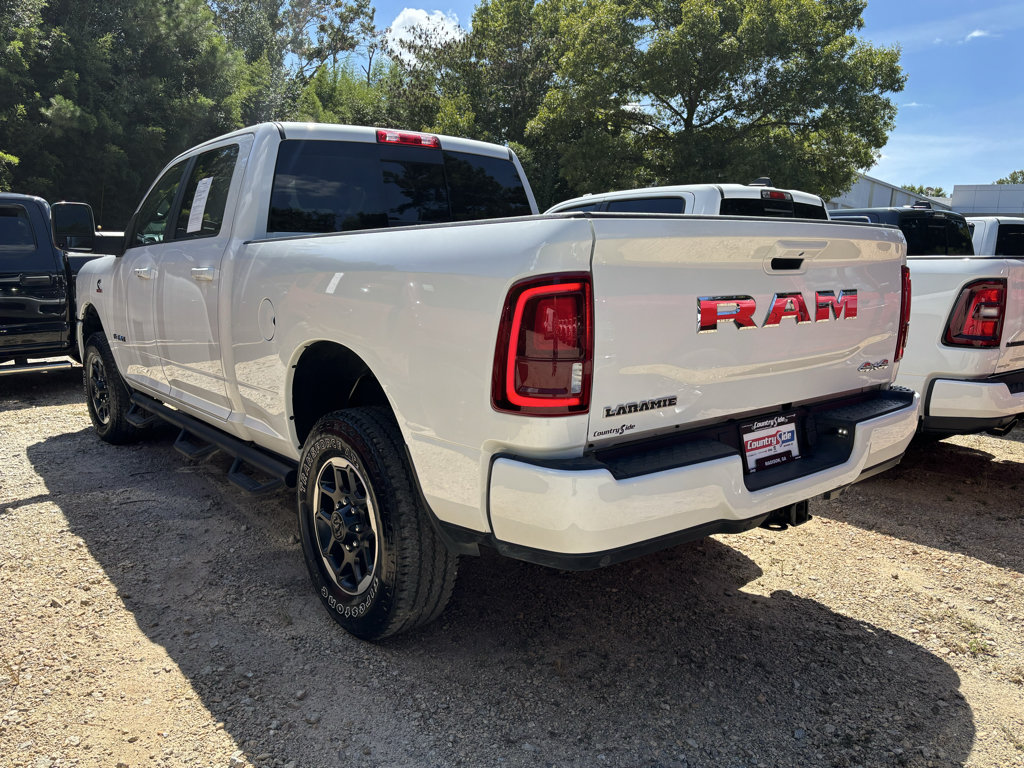 Used 2026 RAM 2500 Laramie AWD/4WD image 3