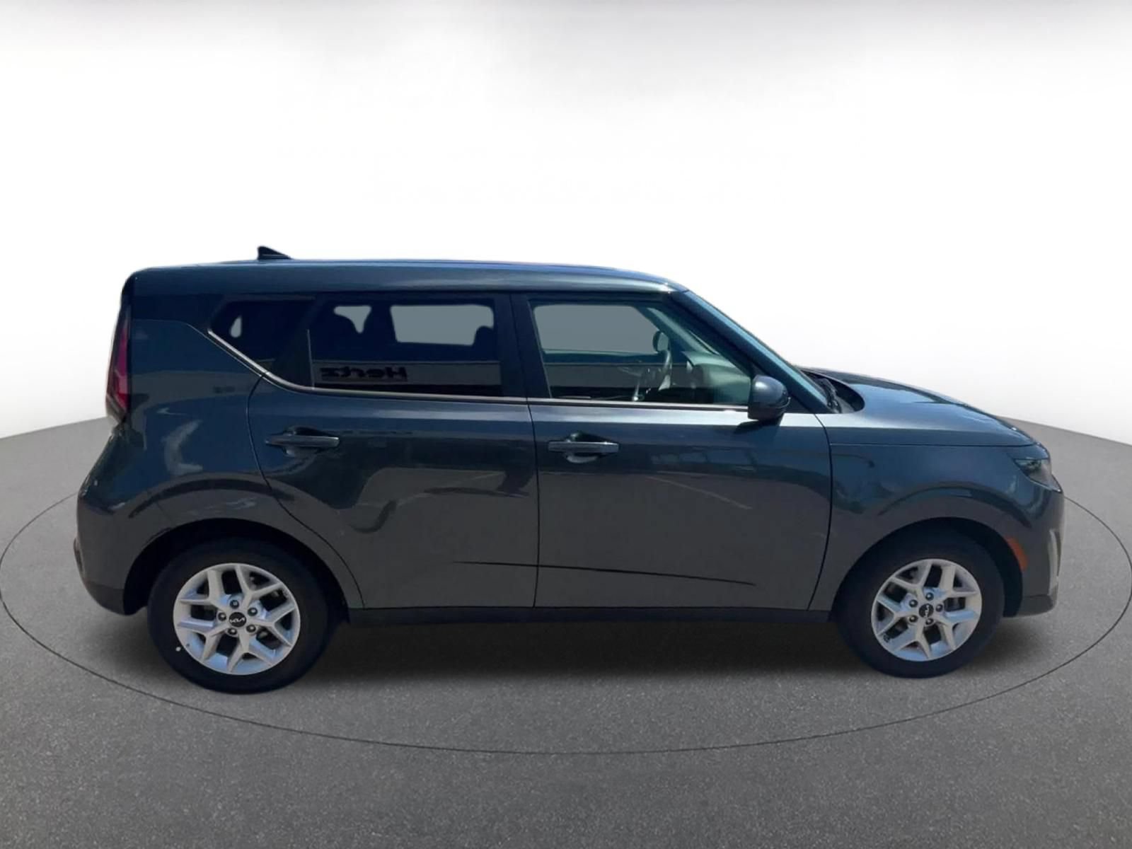 Used 2025 Kia Soul LX w/ LX Technology Package FWD image 16
