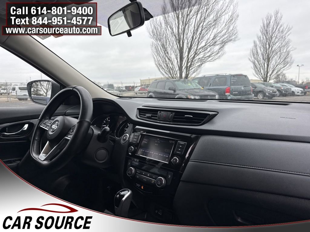 Used 2018 Nissan Rogue SV w/ Premium Package image 39