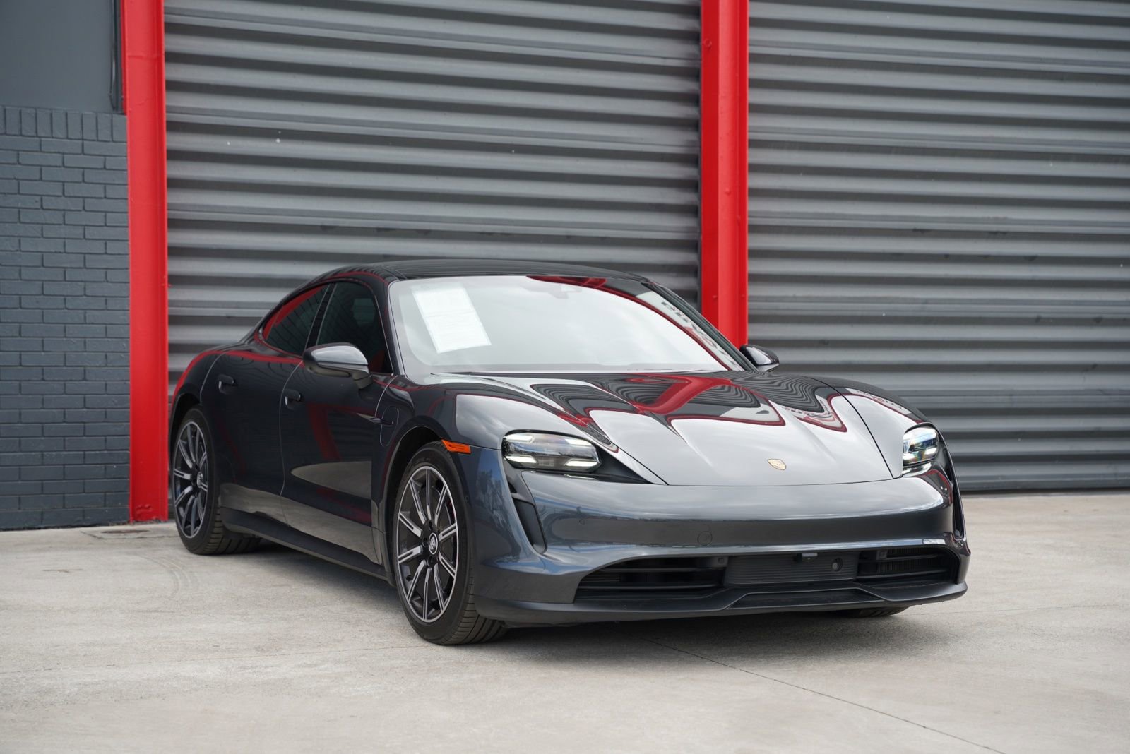 Used 2020 Porsche Taycan 4S w/ Premium Package image 9