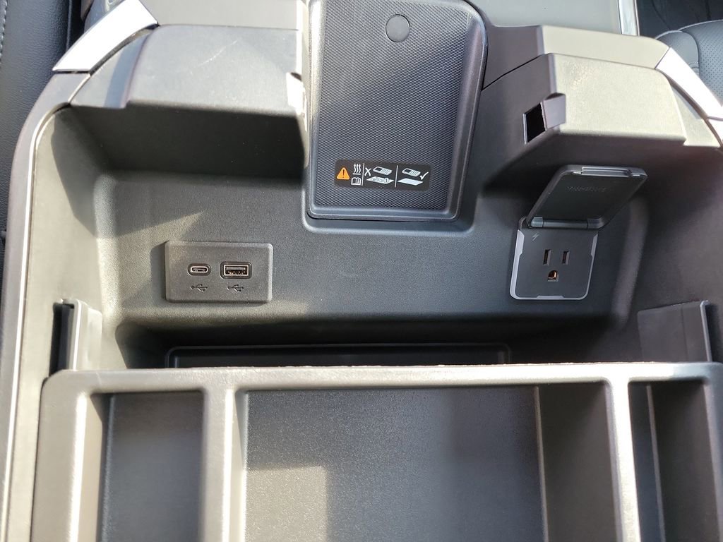 New 2025 GMC Sierra 3500 SLT w/ SLT Premium Package image 37