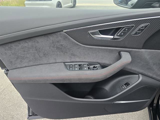 New 2025 Audi RS Q8 performance image 29