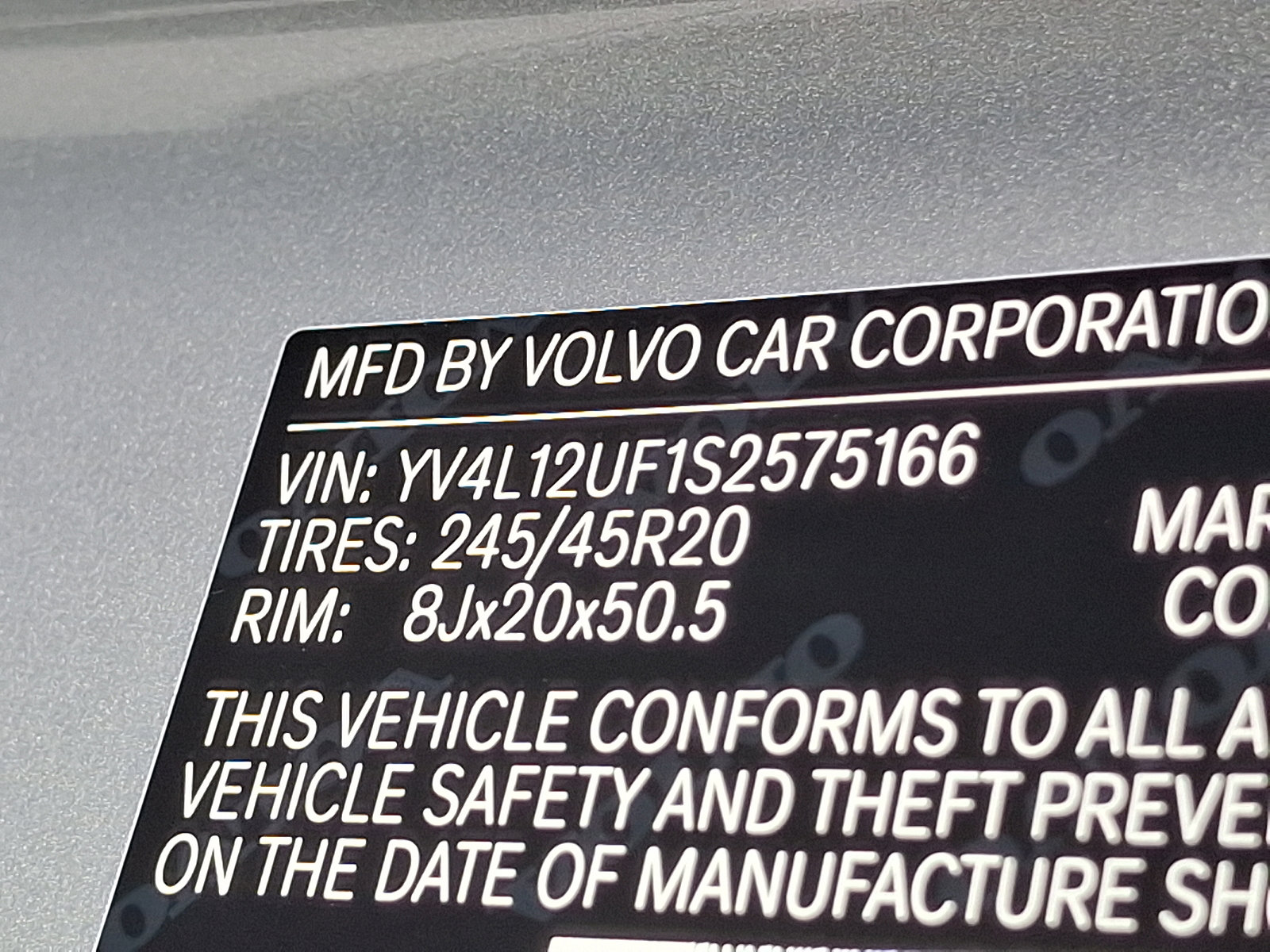 Used 2025 Volvo XC40 B5 Ultra w/ Climate Package image 22