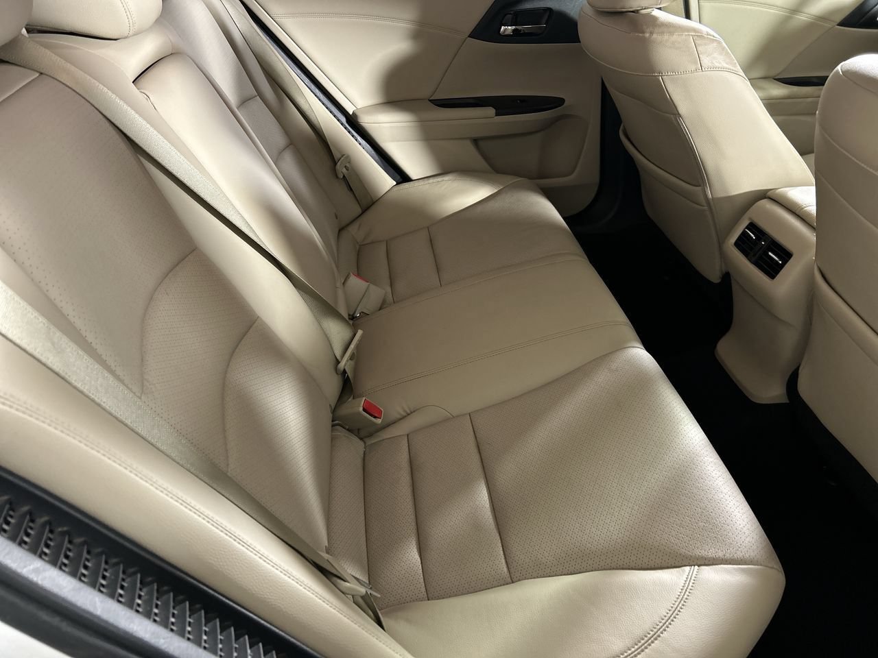 Used 2015 Honda Accord Touring image 26