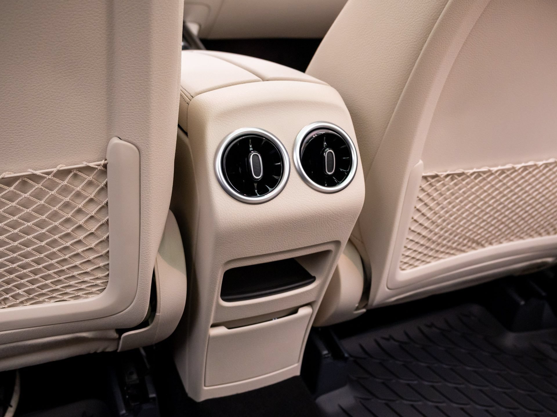 New 2026 Mercedes-Benz GLB 250 4MATIC image 21