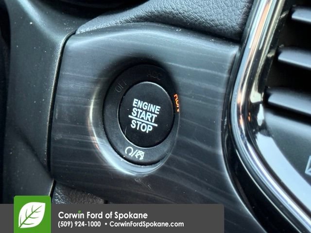 Used 2020 Jeep Grand Cherokee Altitude AWD/4WD image 32