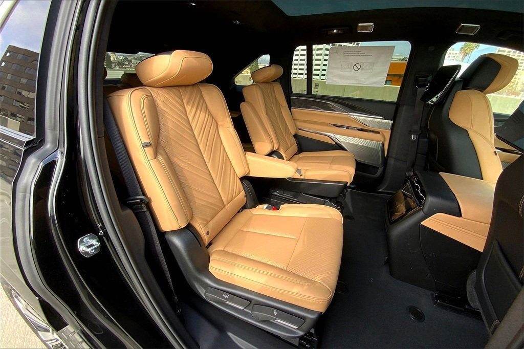 New 2025 Cadillac Escalade IQ Luxury 2 image 30