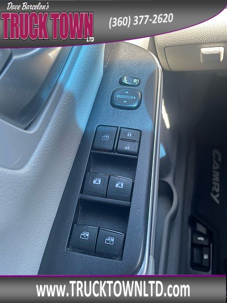 Used 2015 Toyota Camry LE FWD image 16