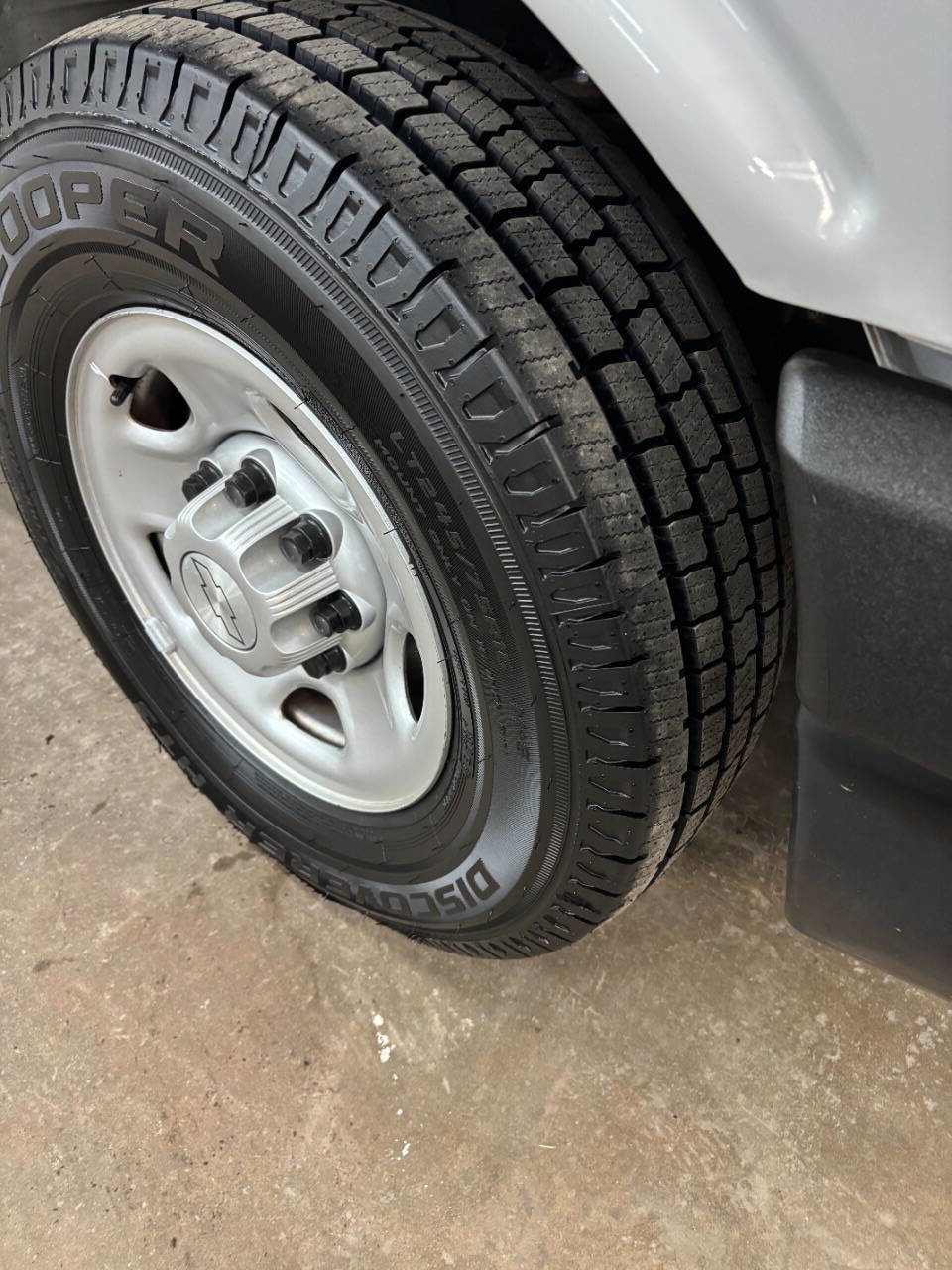 Used 2015 Chevrolet Express 2500 image 14