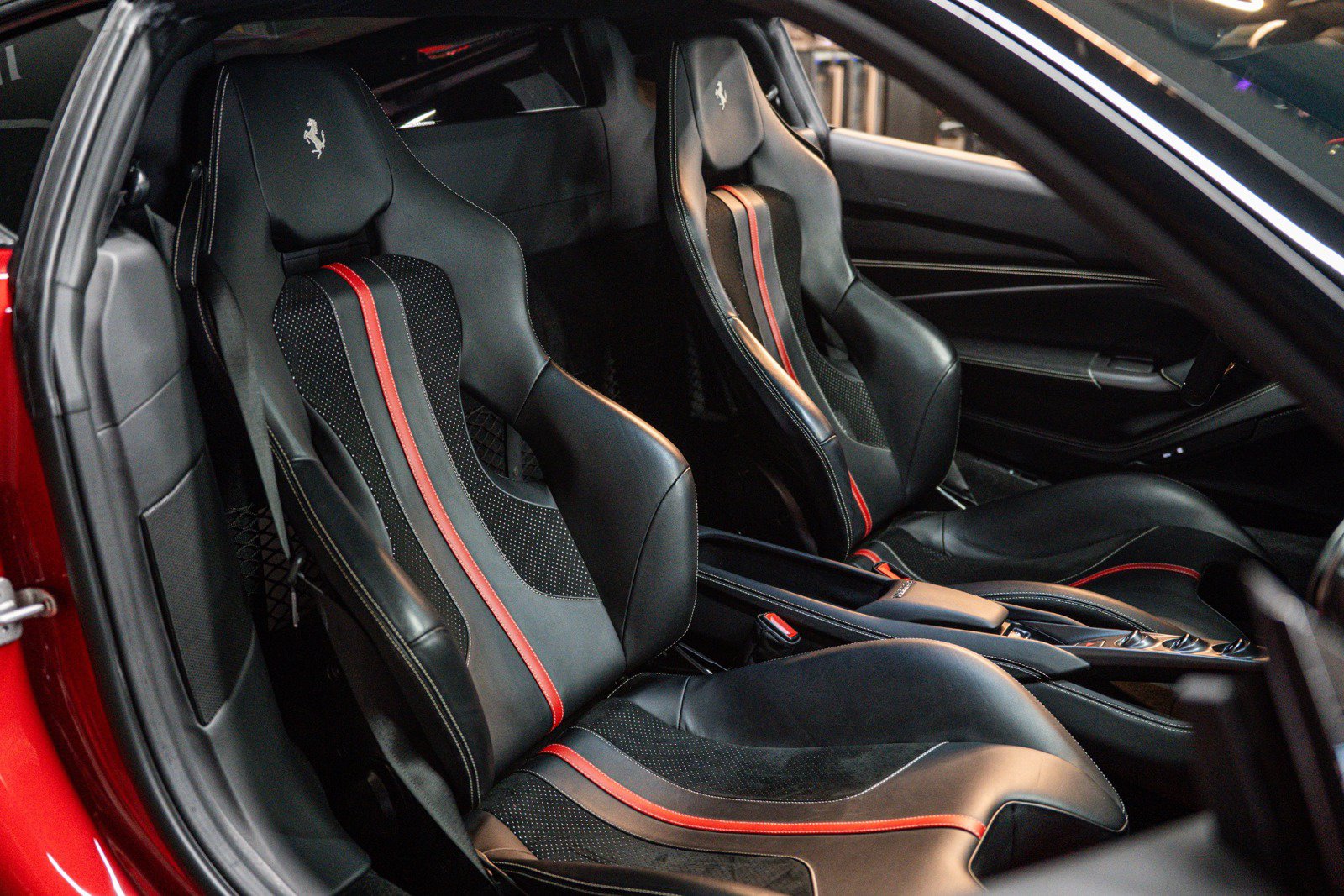 Used 2020 Ferrari F8 Tributo RWD image 11