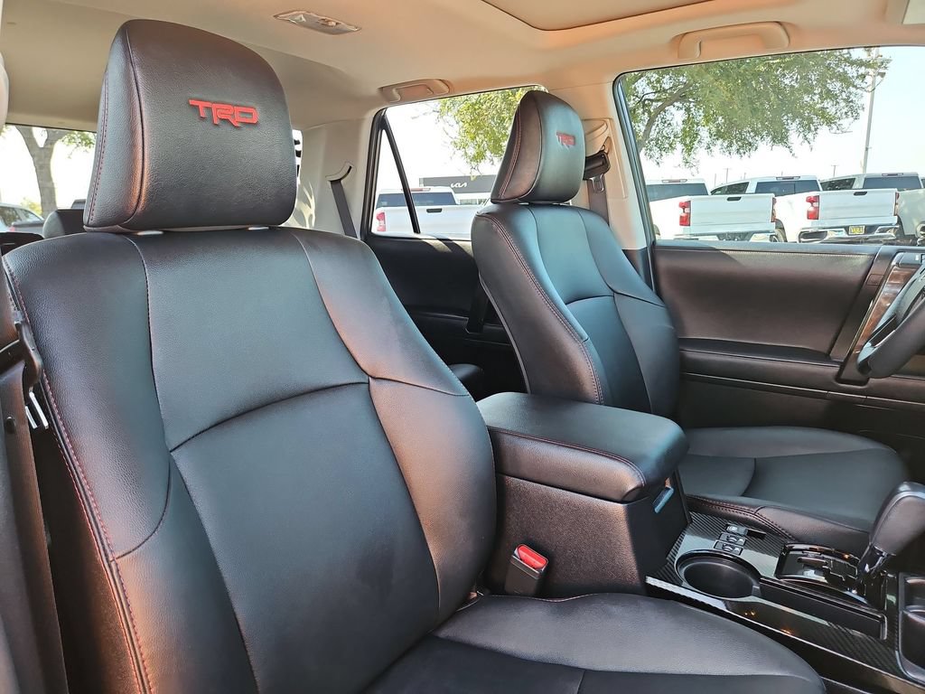 Used 2021 Toyota 4Runner Venture w/ Moonroof Package AWD/4WD image 32