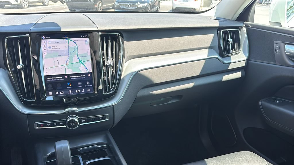 Certified 2023 Volvo XC60 B5 Core w/ Climate Package AWD/4WD image 8