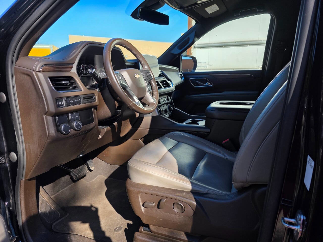 Used 2021 Chevrolet Suburban LT RWD image 12