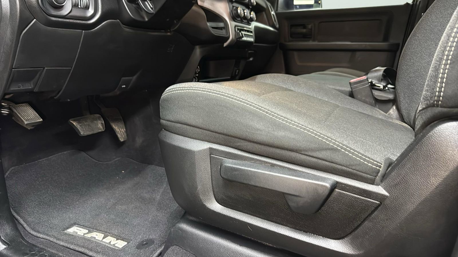 Used 2020 RAM 3500 Tradesman image 11