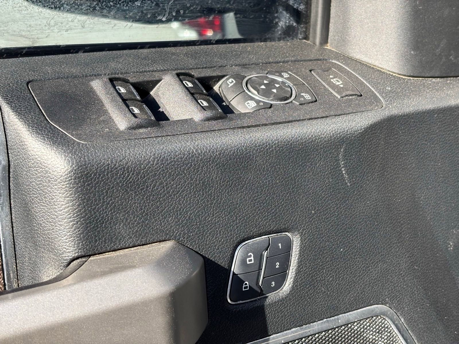 Used 2018 Ford F250 Lariat w/ Lariat Ultimate Package AWD/4WD image 14