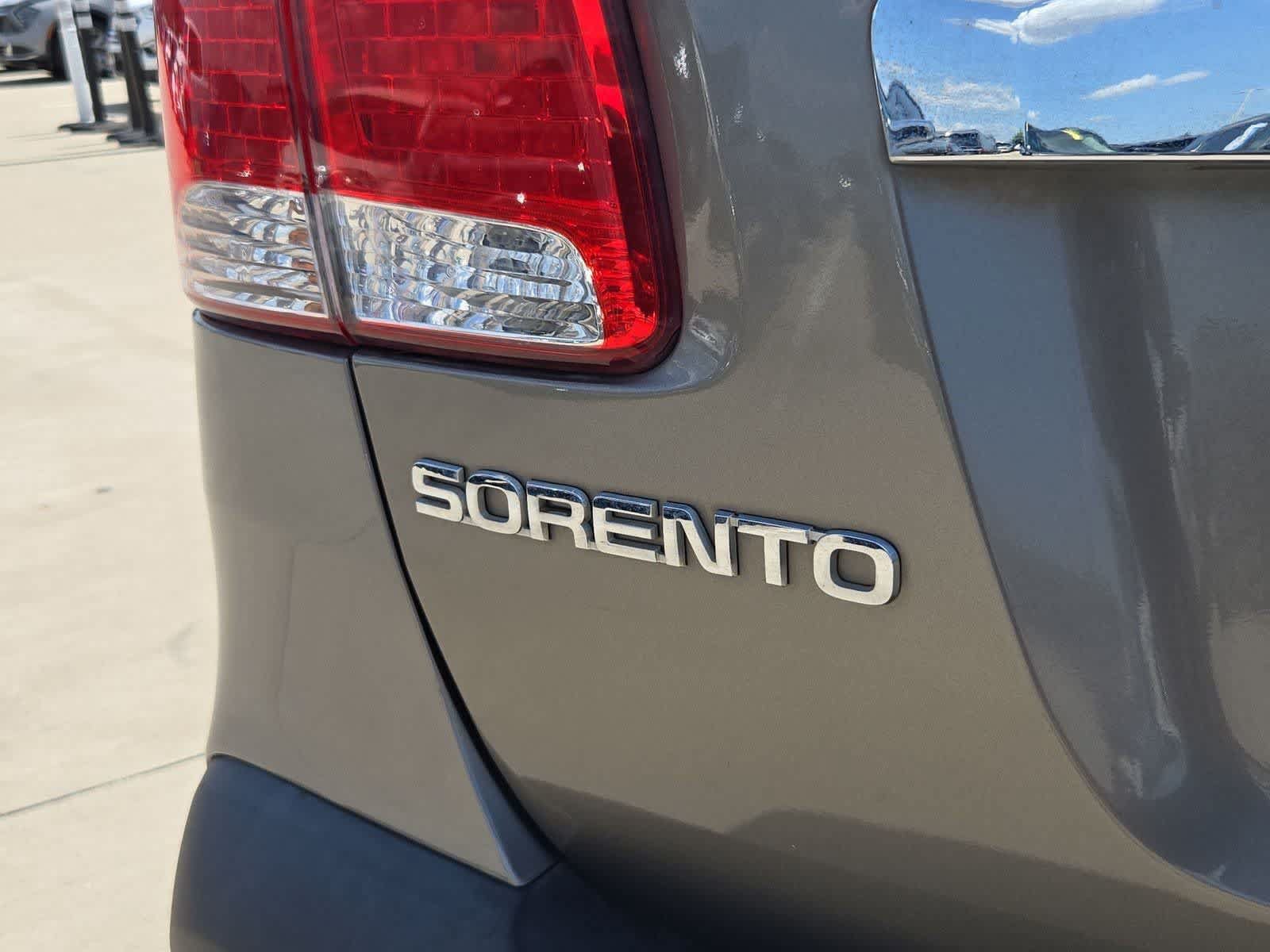 Used 2013 Kia Sorento LX w/ Convenience Pkg FWD image 11