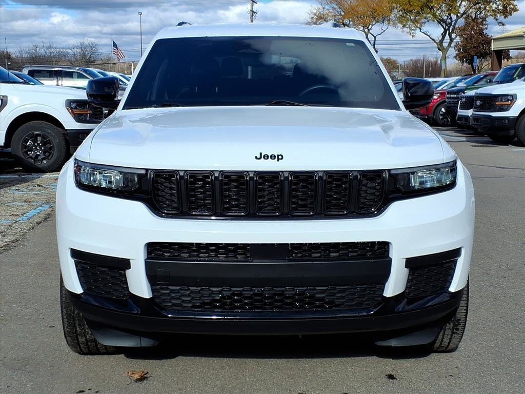 Used 2023 Jeep Grand Cherokee L Laredo image 8