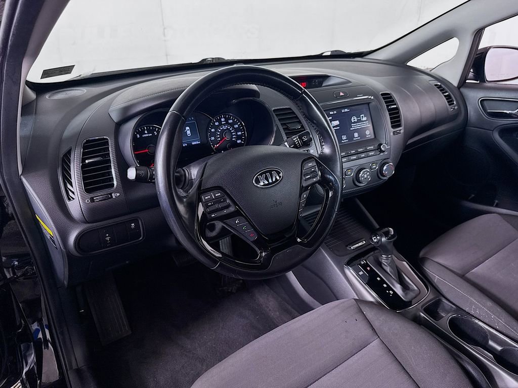 Used 2017 Kia Forte S image 9