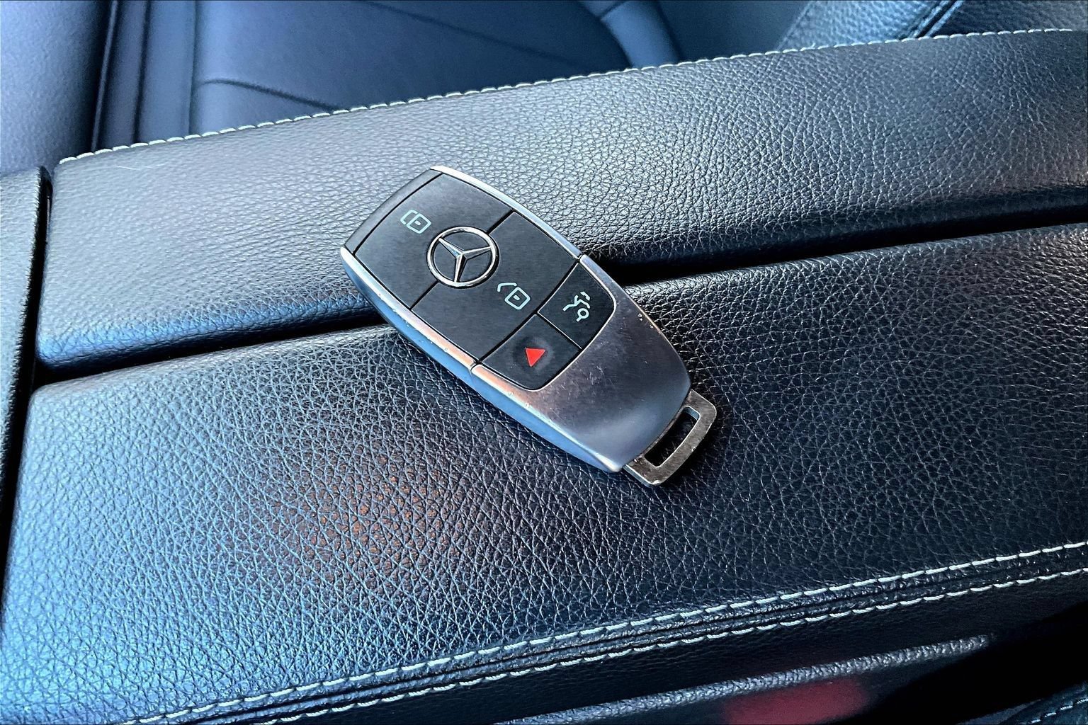 Used 2025 Mercedes-Benz GLB 250 image 36