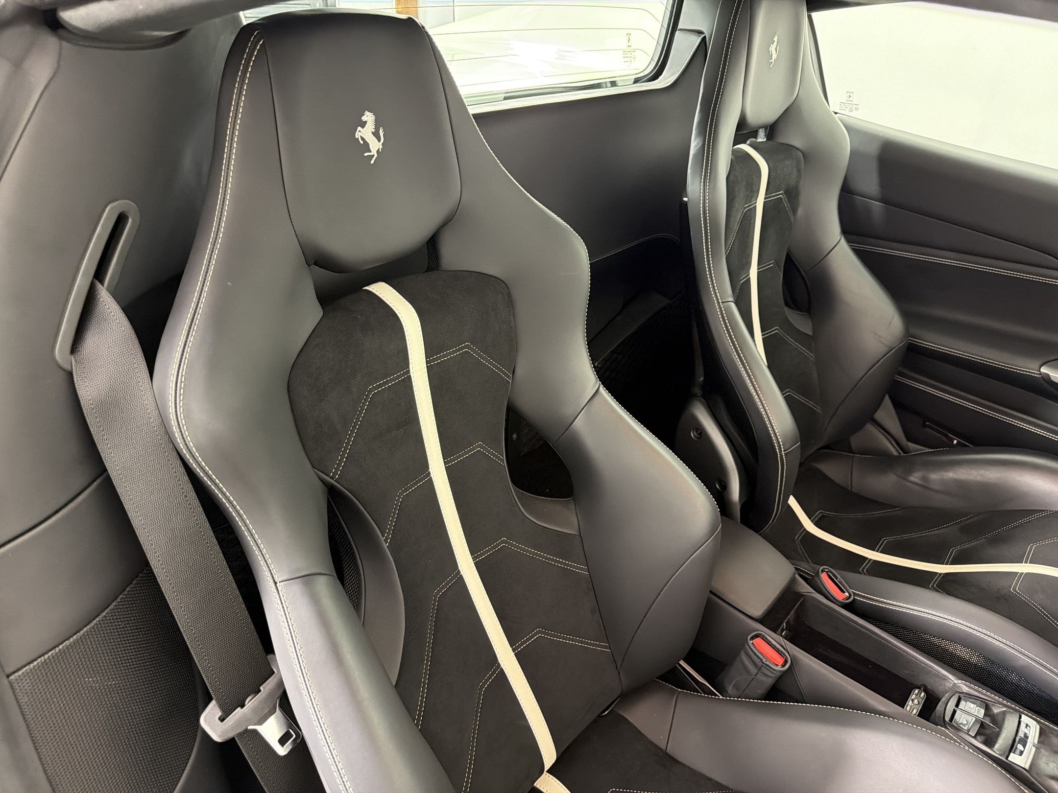Used 2017 Ferrari 488 Spider RWD image 30