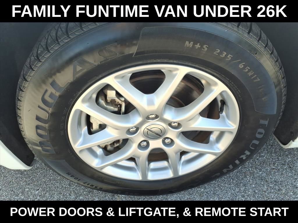 Used 2023 Chrysler Voyager LX image 10