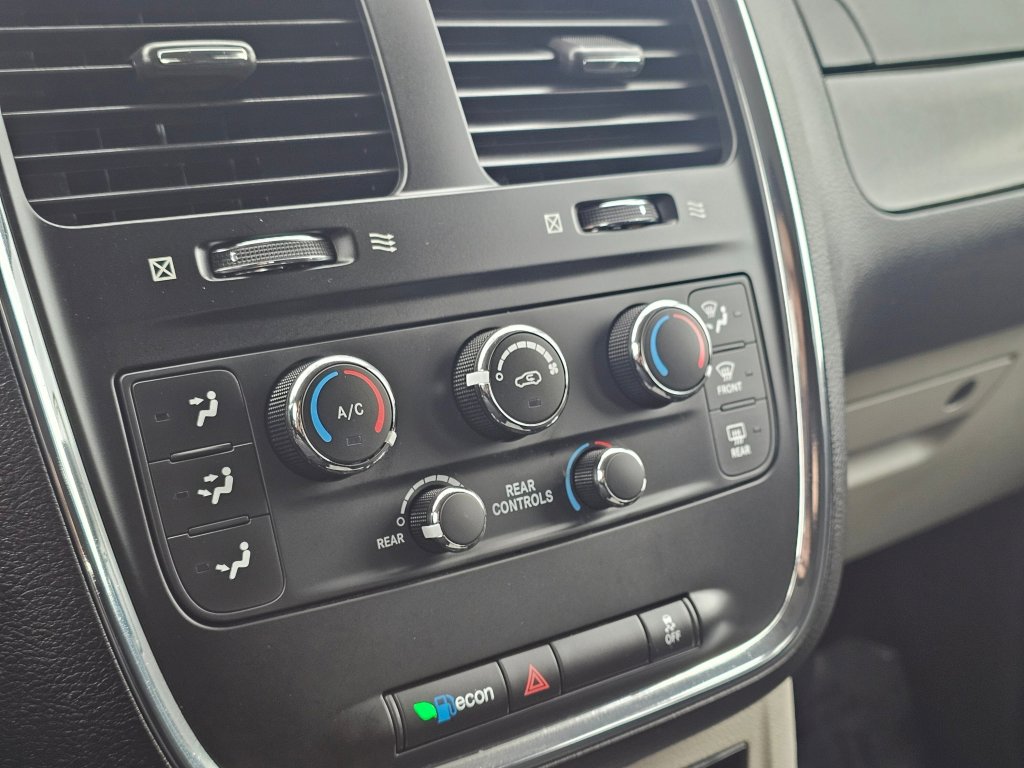 Used 2016 Dodge Grand Caravan SE w/ Quick Order Package 29E SE image 7