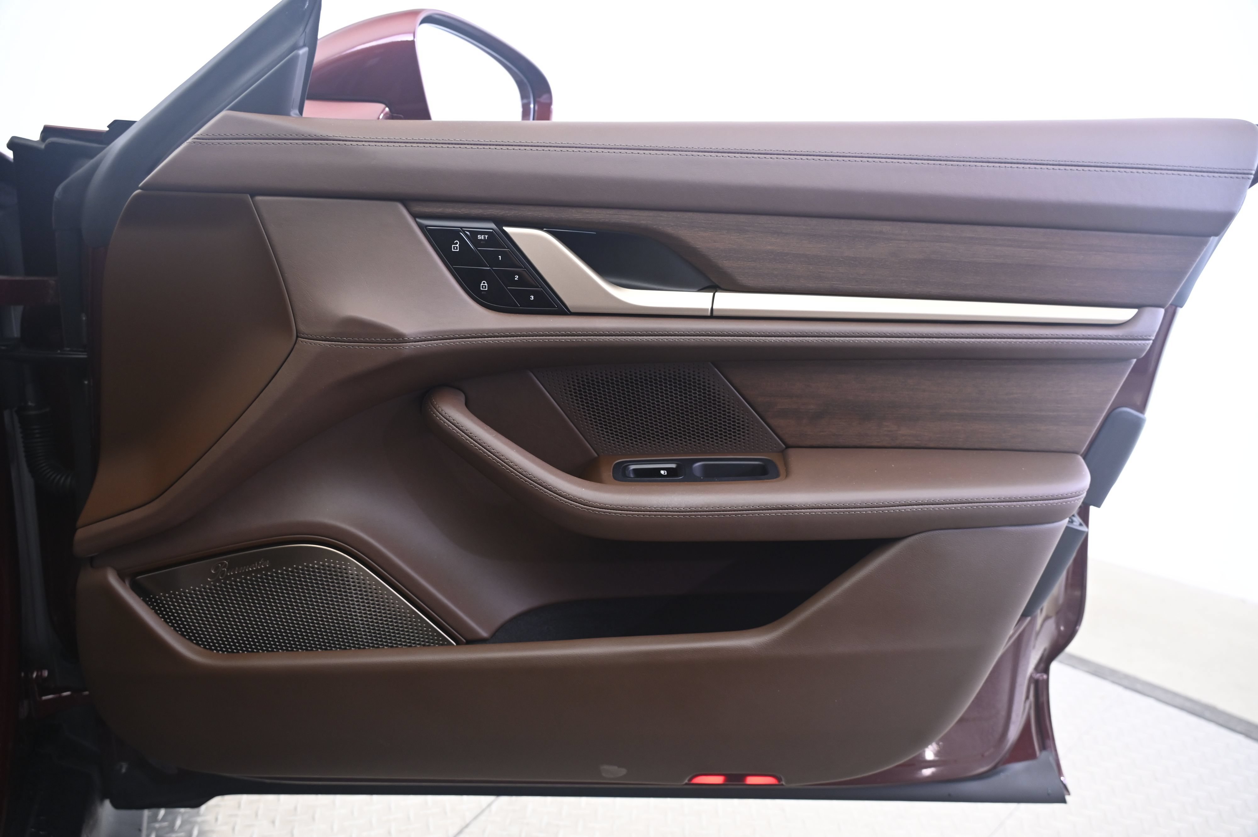 Certified 2021 Porsche Taycan Turbo S AWD/4WD image 21