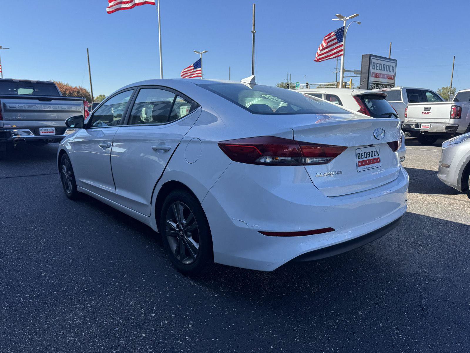 Used 2017 Hyundai Elantra SE FWD image 2