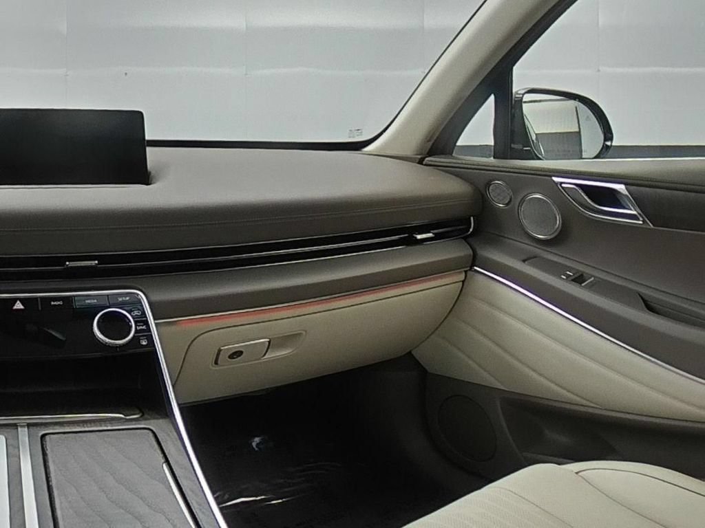Used 2023 Genesis GV80 2.5T w/ Prestige 20" Package AWD/4WD image 34
