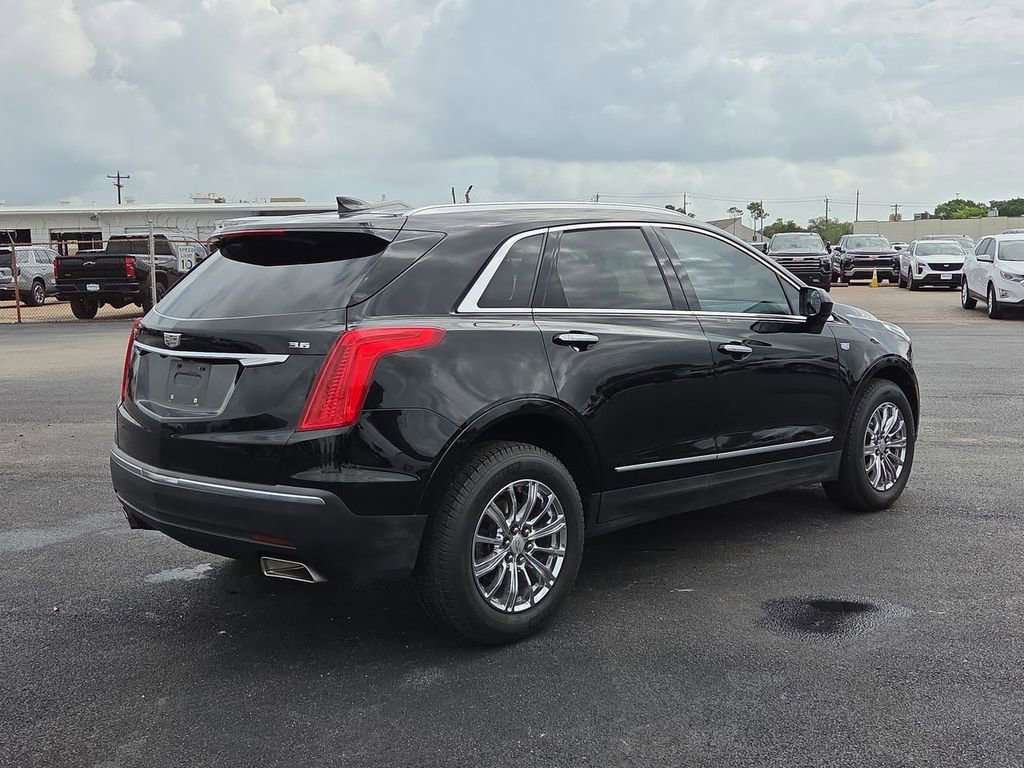 Used 2017 Cadillac XT5 Luxury w/ Driver Awareness Package image 17