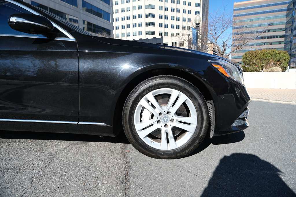 Used 2018 Mercedes-Benz S 560 4MATIC Sedan w/ Premium Package image 12