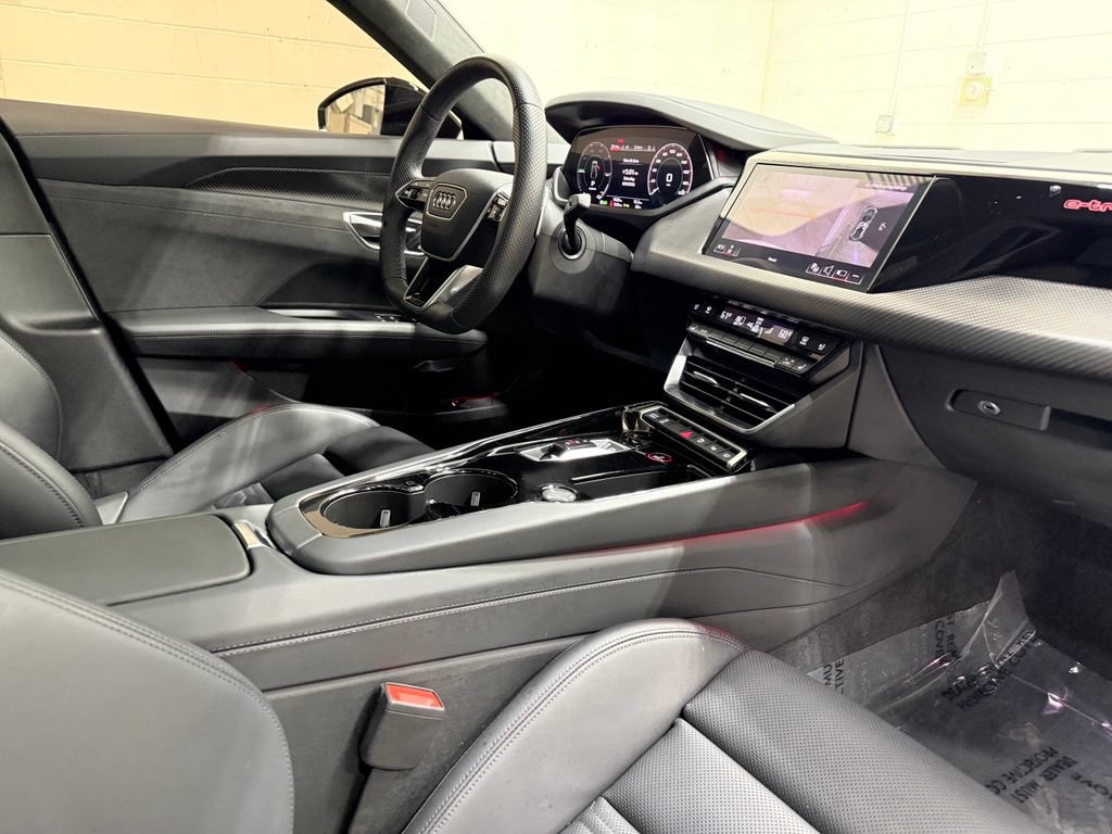Used 2024 Audi RS e-tron GT w/ Carbon Performance Package AWD/4WD image 31