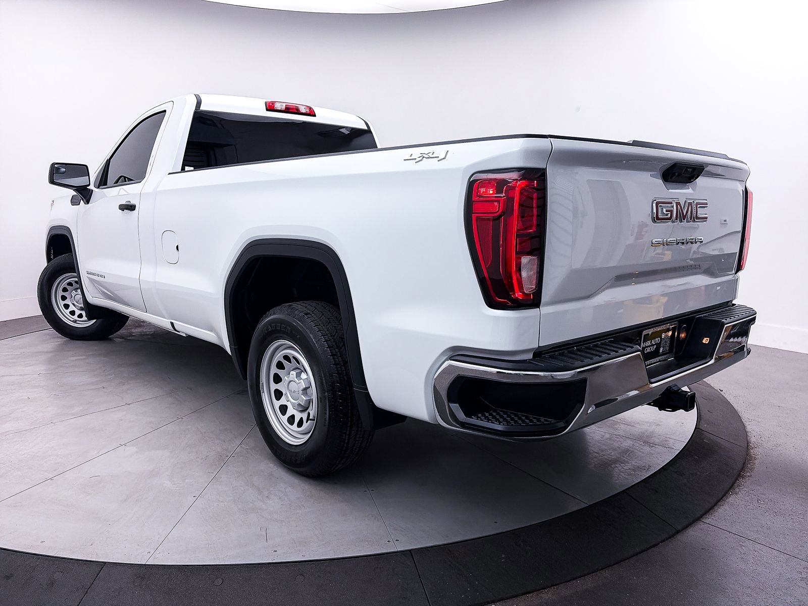 Used 2025 GMC Sierra 1500 Pro w/ Pro Value Package image 2
