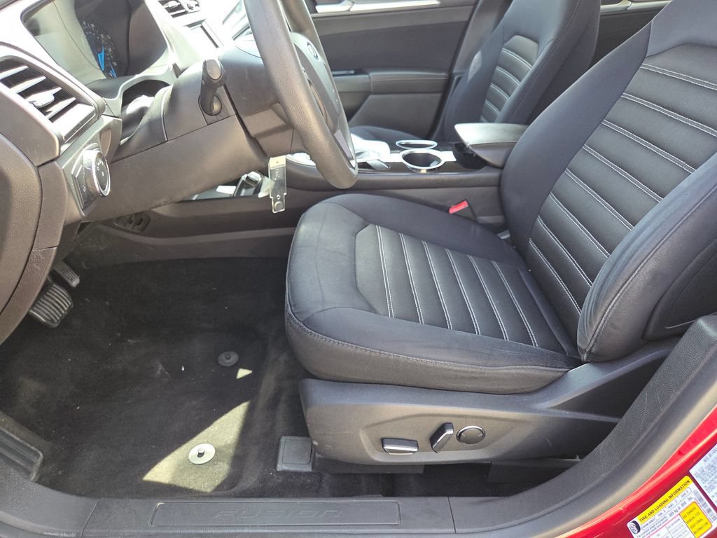 Used 2013 Ford Fusion SE FWD image 6