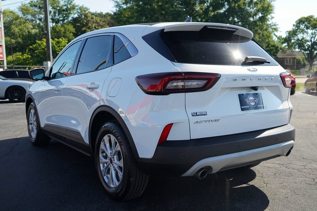 Used 2023 Ford Escape Active w/ Tech Pack #2 FWD image 3