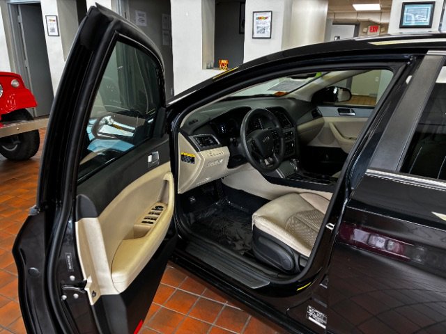 Used 2017 Hyundai Sonata SE image 18