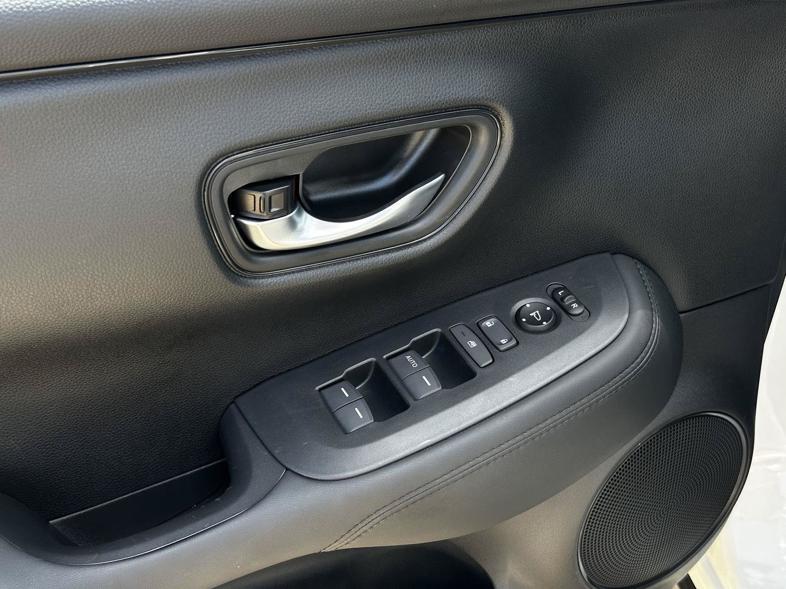 Certified 2026 Honda HR-V LX image 9