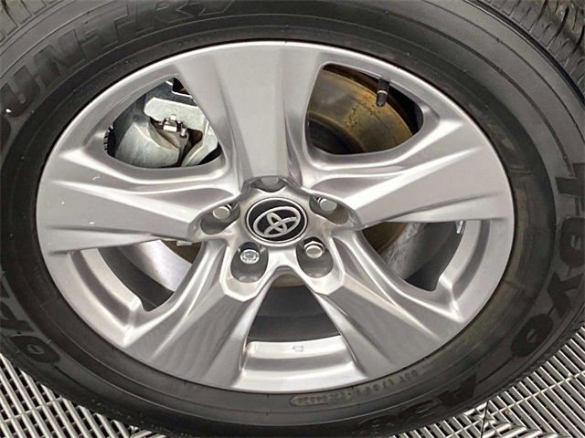 Used 2025 Toyota RAV4 XLE image 28