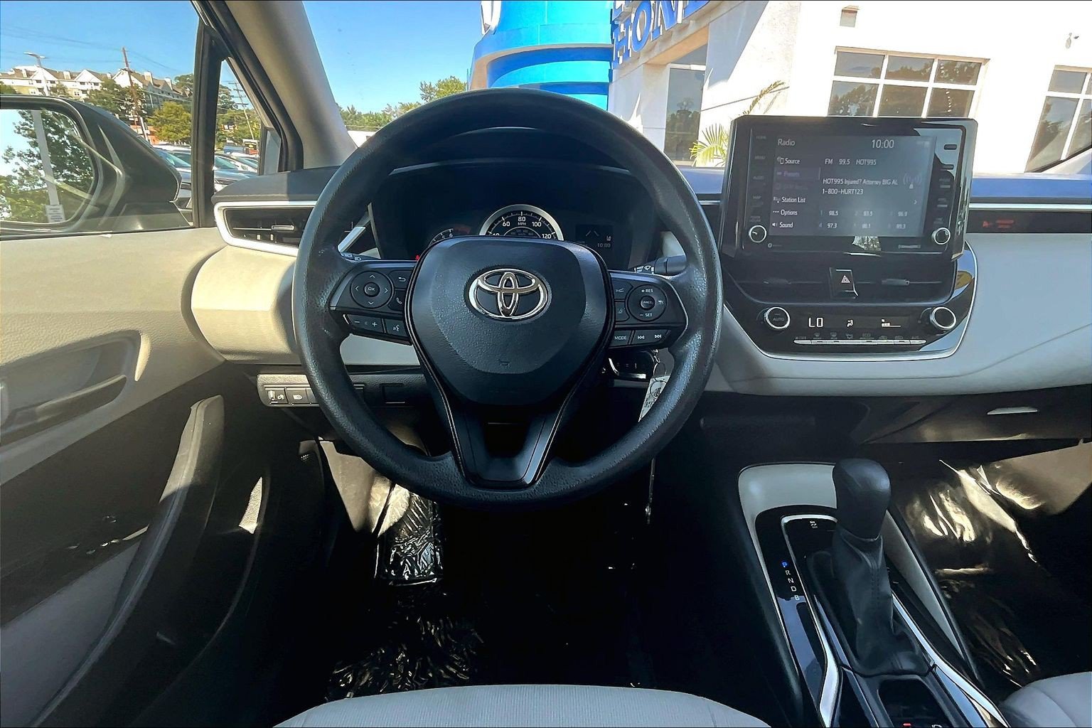 Used 2022 Toyota Corolla LE FWD image 5