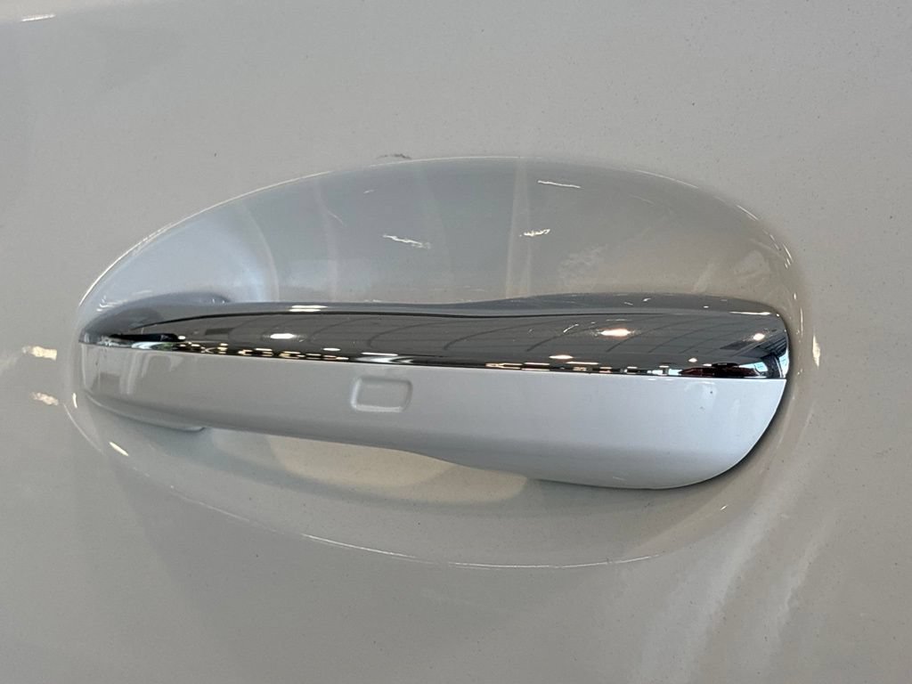 Used 2025 Mercedes-Benz C 300 Sedan image 14