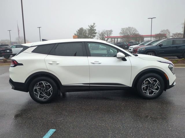 Used 2024 Kia Sportage LX image 3