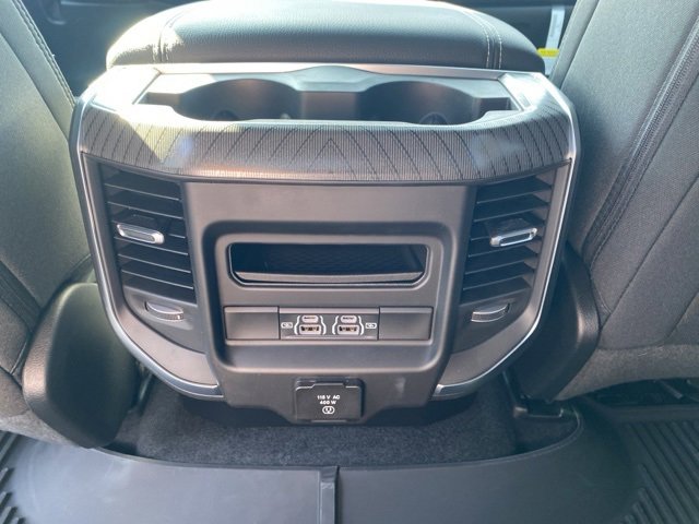 New 2026 RAM 1500 4x4 Crew Cab image 31