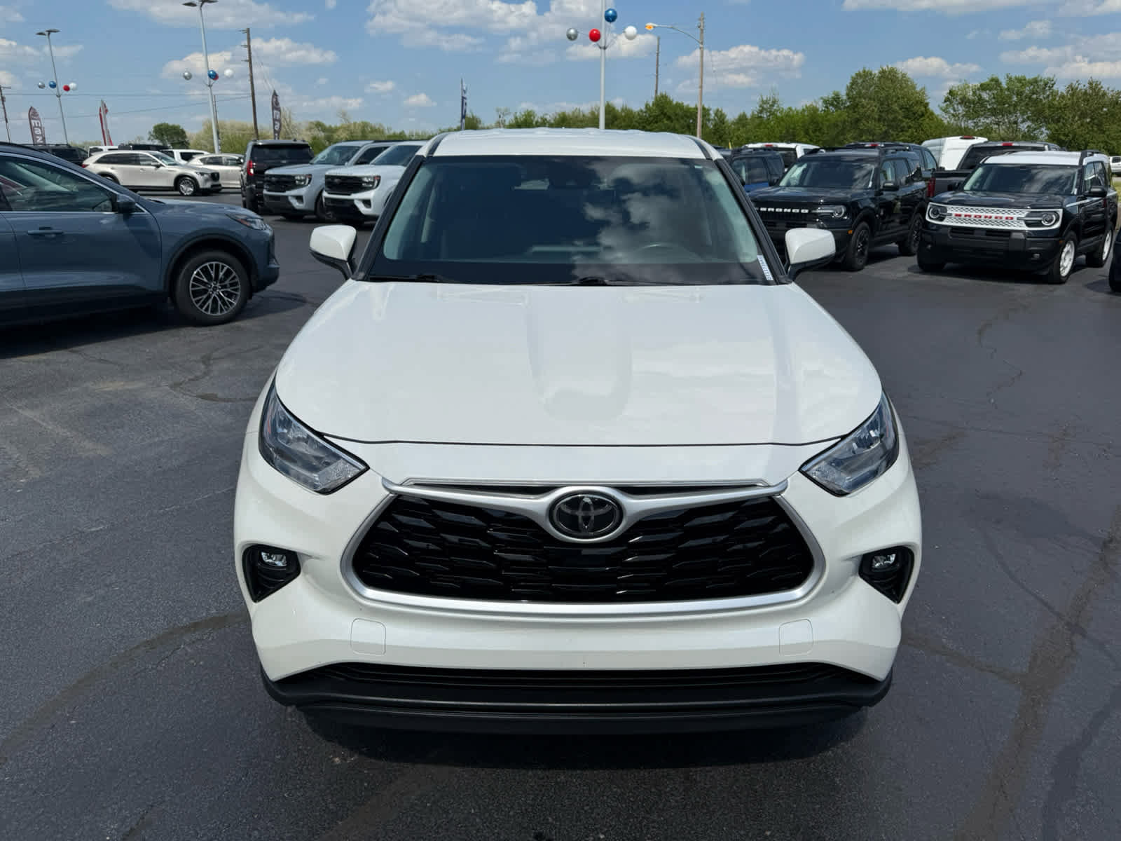 Used 2020 Toyota Highlander LE AWD/4WD image 22