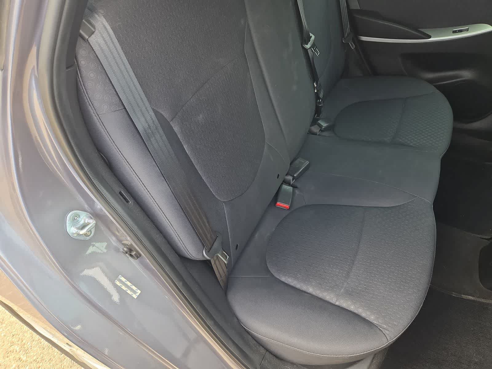 Used 2013 Hyundai Accent SE FWD image 20