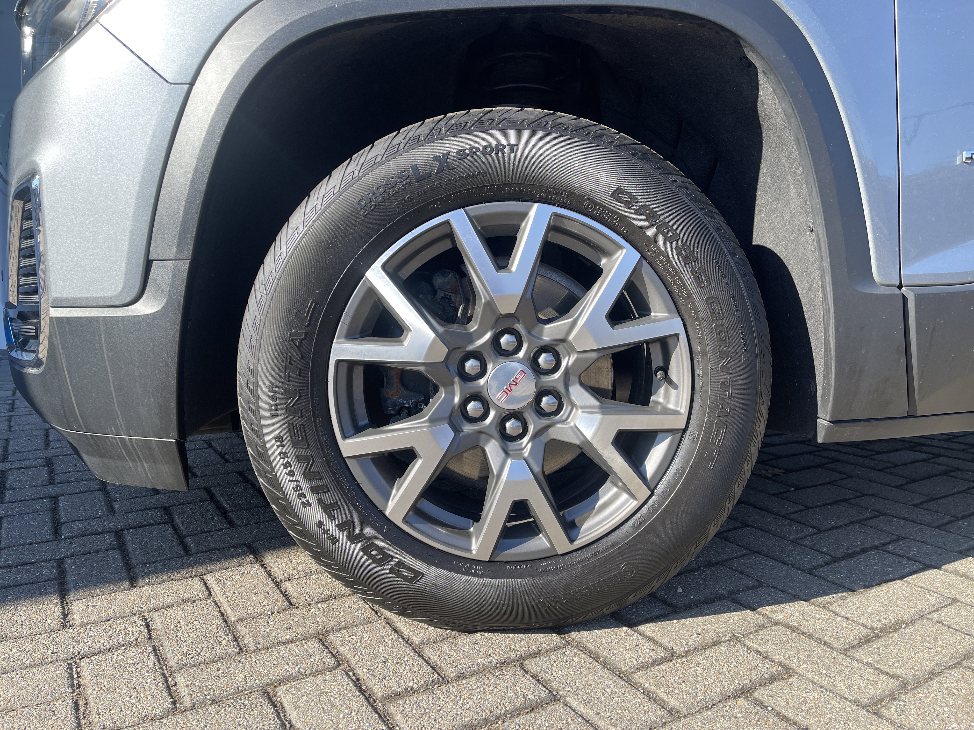 Used 2023 GMC Acadia SLE w/ Driver Convenience Package image 11