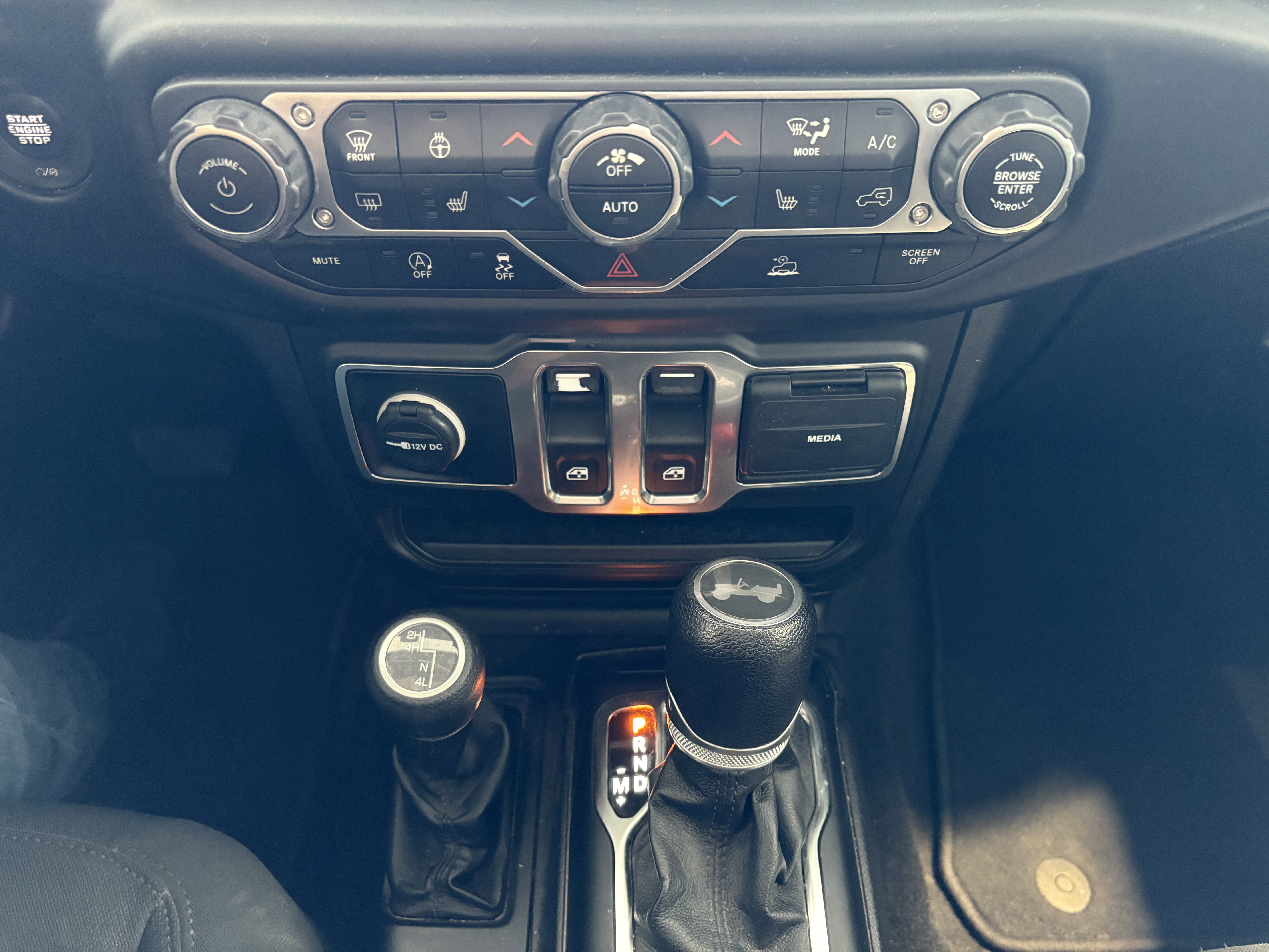 Used 2021 Jeep Wrangler Sport S image 16