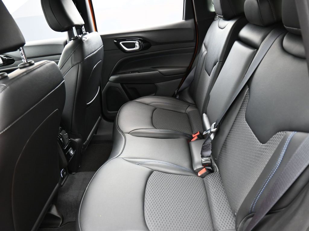 New 2026 Jeep Compass Latitude image 12
