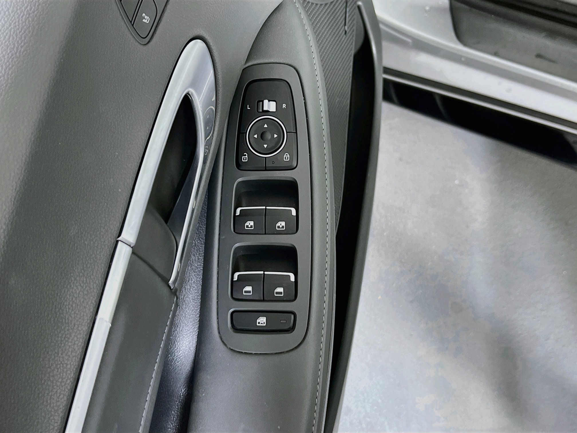 Used 2020 Hyundai Sonata Limited w/ Cargo Package FWD image 18