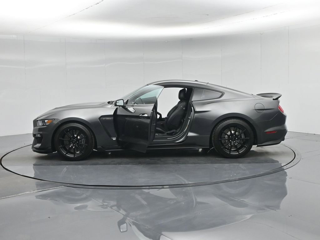 Used 2016 Ford Mustang Shelby GT350 w/ Technology Package image 34